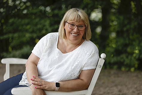 Angela Hölper